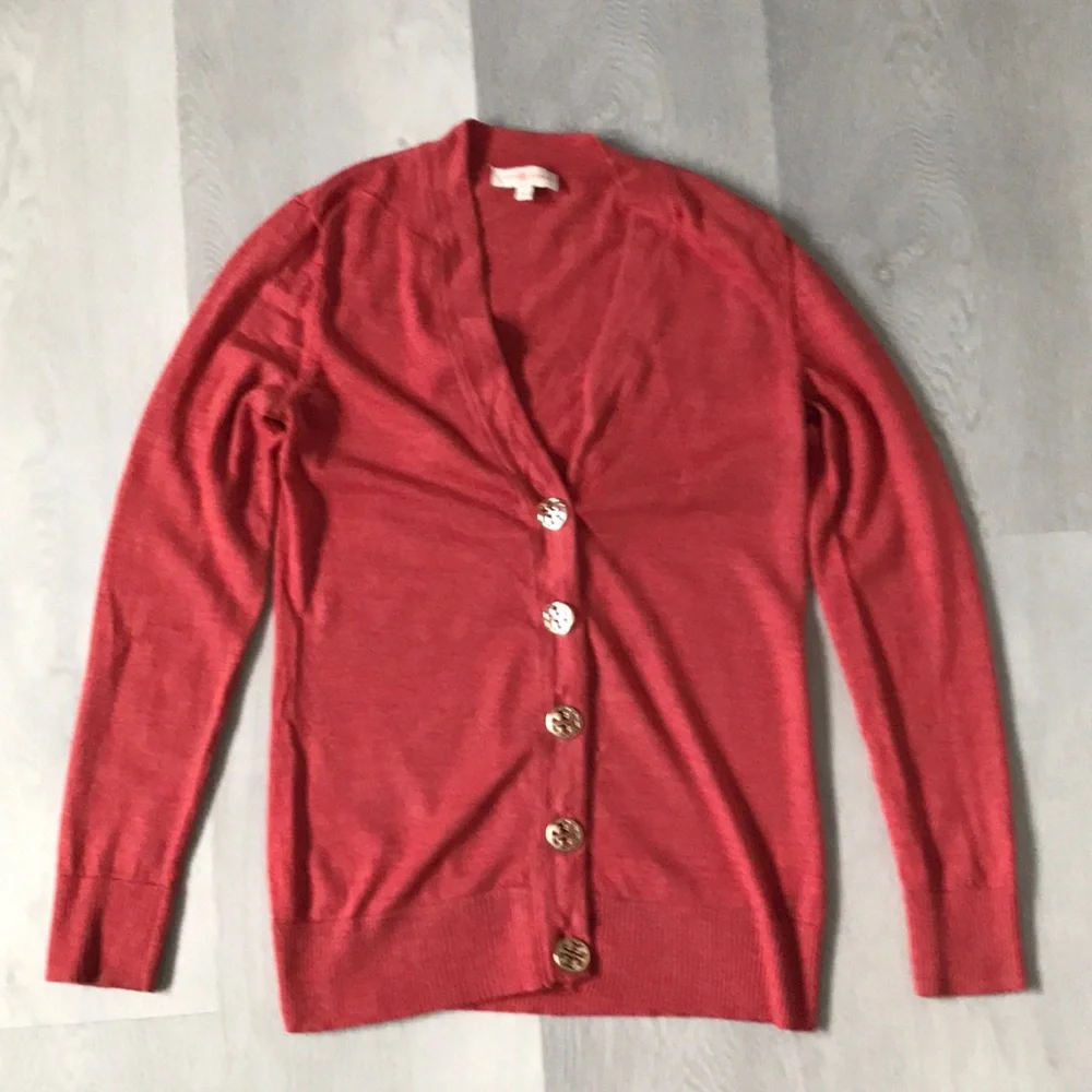 TORY BURCH RED 100% MERINO WOOL BUTTON V NECK SWEATER WOMENS MEDIUM